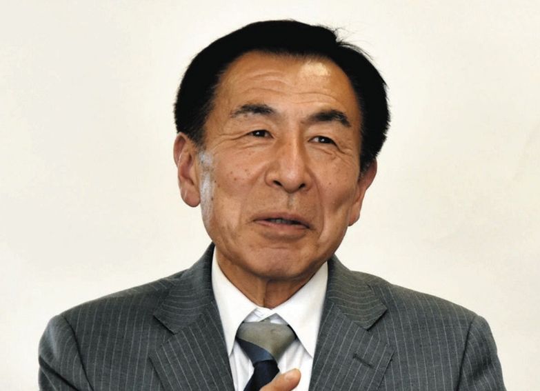 石井よしたか