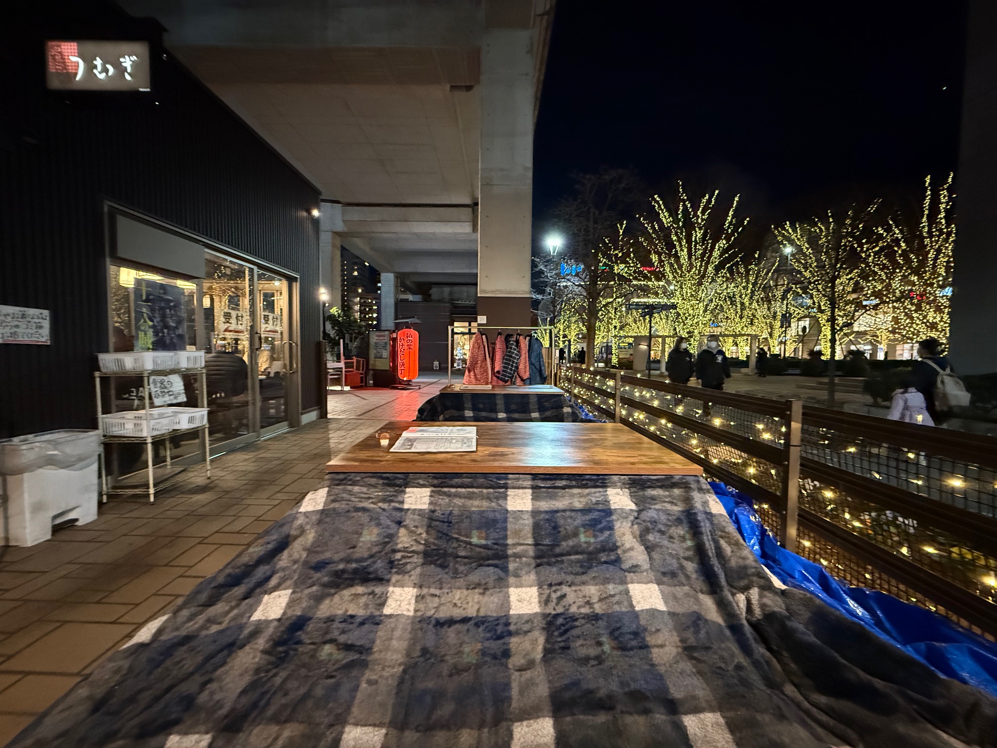 居酒屋つむぎ名物・外こたつ席