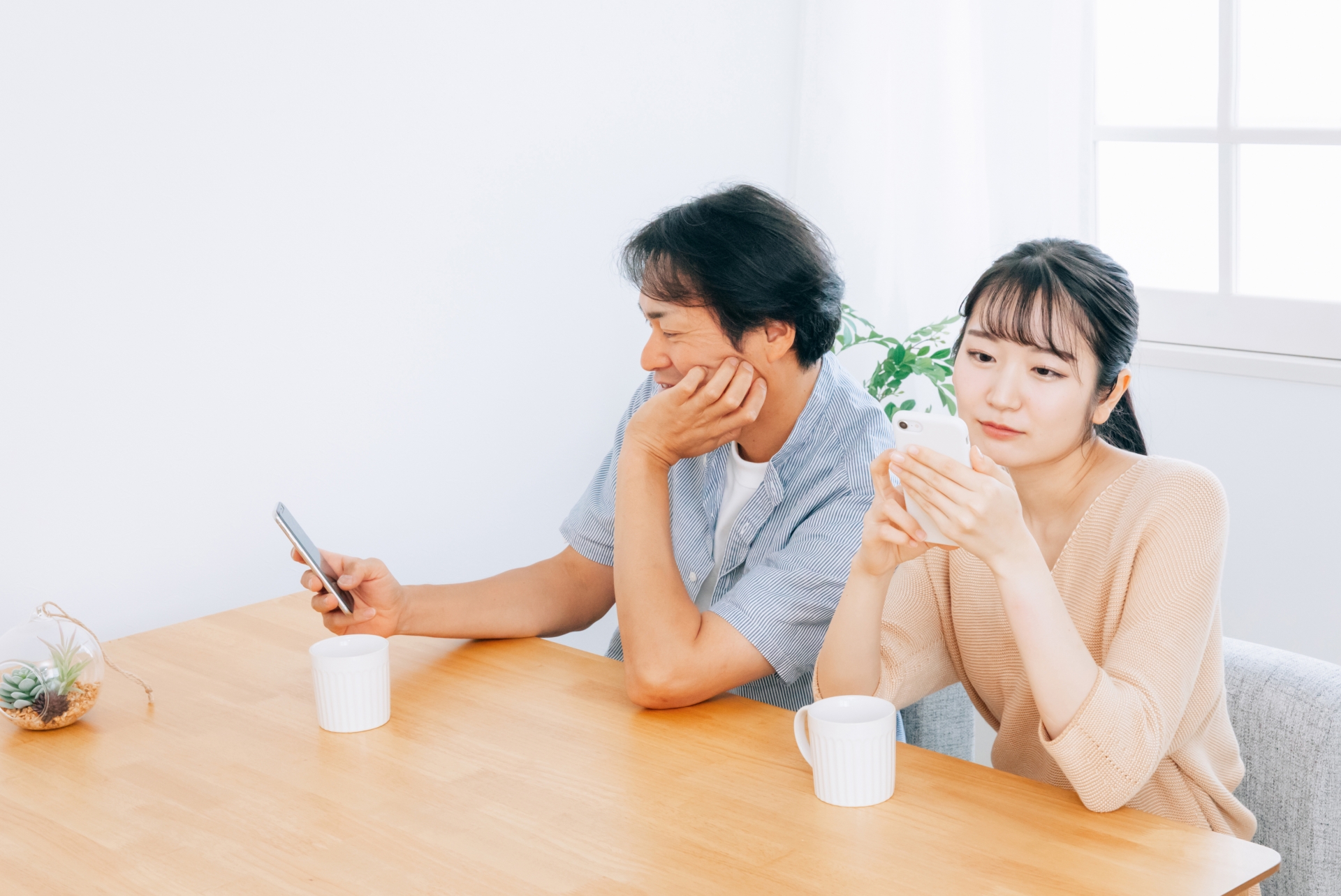 スマホで会話が減る夫婦